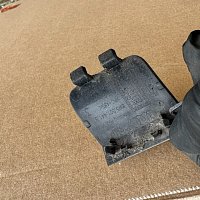 Krytka tažného oka 8W5 807 441 B GRU - 2