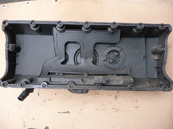 070 103 469B VW T5 2,5 TDI BNZ kryt hlavy ventilů - 2