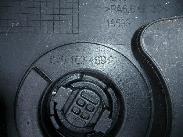 070 103 469B VW T5 2,5 TDI BNZ kryt hlavy ventilů - 3