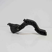 8D1 721 523 J  pedal plynu s electronickym modulem - 2