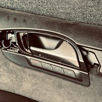 Audi Q7 2009 4L  Tapecírunk prevé přední dveře - 3