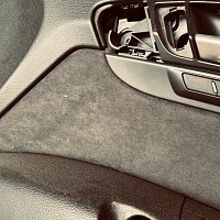 Audi Q7 2009 4L  Tapecírunk prevé přední dveře - 4