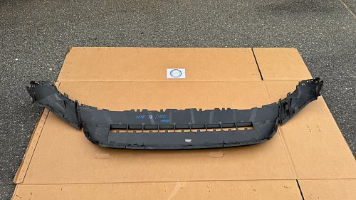 Přední spoiler nárazníku VW Touareg CR 760 2018 19
