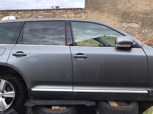 7L0 839 016 F zamek dveri pro vozidla s KESSY vpravo  Touareg 7L 2005