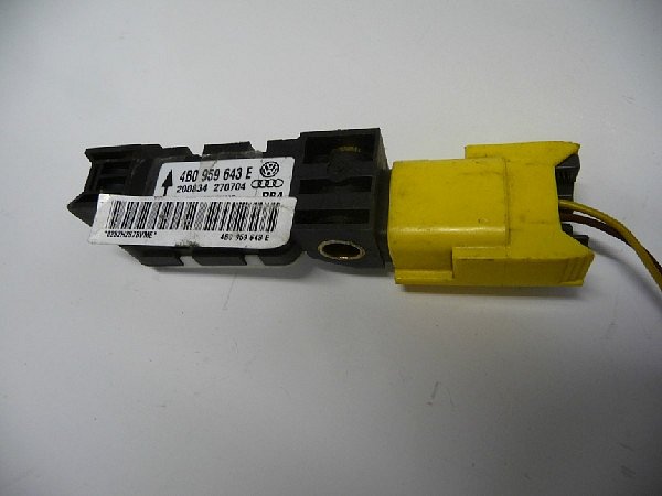  4B0 959 643E   AUDI A6 4B C5 Airbagsensor Crashsensor Sensor