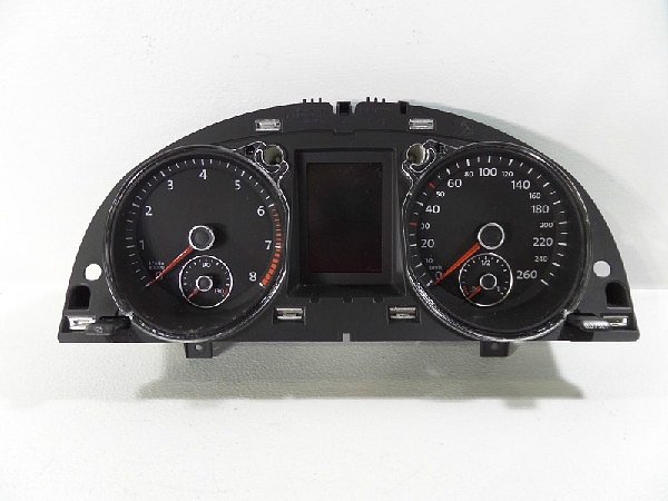 VW  Passat 3C B6 Tachometr - přístrojová deska