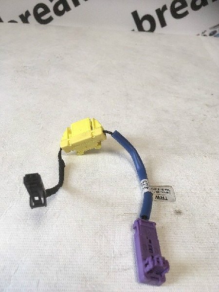 8P0 971 589F  Audi 8P A3 2004 Kabel propojovací  - Airbag volantu