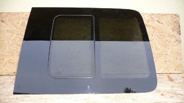 2K3 947 758C VW Caddy 2K POSUVNÉ BOČNÍ OKNO OTVÍRACÍ SKLO BOČNÍ