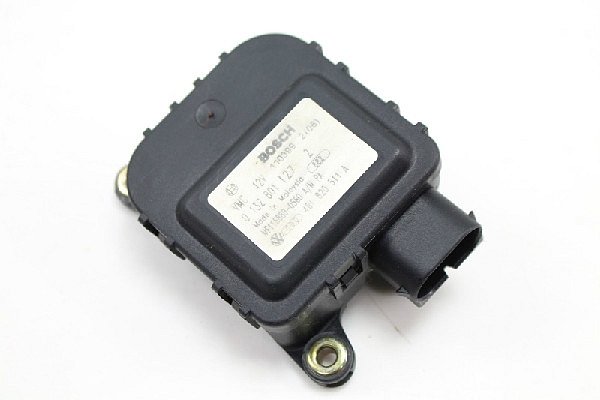 4B1 820 511 A  Audi A6 4B C5 Servomotor motorek nastavení klapky topení / klimatizace  AC