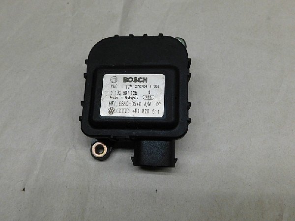 4B1 820 511  Audi A6 4B C5   Servomotor motorek nastavení klapky topení / klimatizace  AC