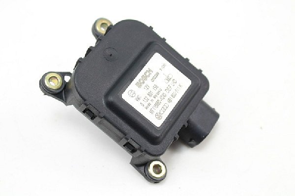  4B1 820 511K  Audi A6  Servomotor motorek nastavení klapky topení / klimatizace  AC