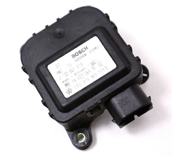 8D1 820 511B  Audi A4 S4 B5 B5  Servomotor motorek nastavení klapky topení / klimatizace  AC