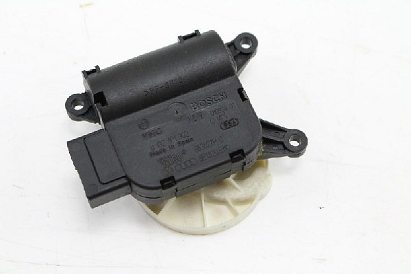 8E1 820 511C Audi A4 8E B6 Servomotor motorek nastavení klapky topení / klimatizace  AC