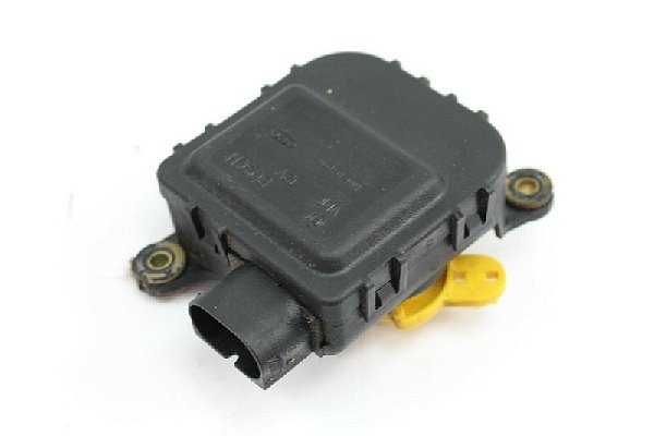  8D2 820 511 C    Servomotor motorek nastavení klapky topení / klimatizace  AC