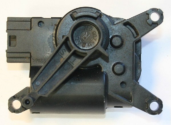 52411483 R04   VW AUDI Servomotor nastavení klapky cirkulaci vzduchu topení 