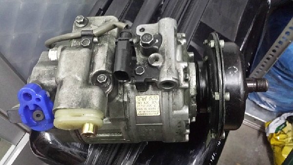 7H0 820 805 F  Klimakompresor VW T5 2,5 TDI 