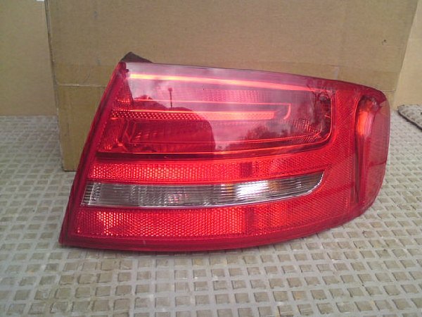 8K9 945 096 Zadní svítilna Audi A4 8K Avant