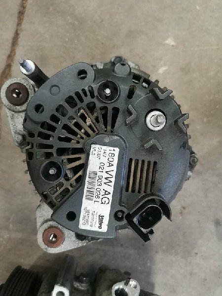 Generator Alternátor 021 903 026L VALEO  180 A 14V  VW Tiguan Caddy Touran 1,9 TDI BKC