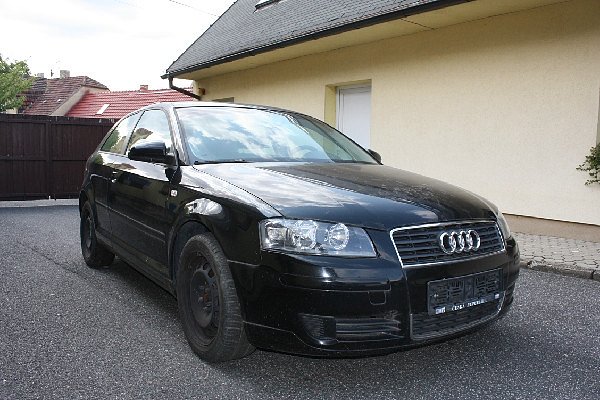 AUDI A3 2004 8P 3.DVÉŘ NÁHRADNÍ DÍLY - motor BKC 1,9 TDI