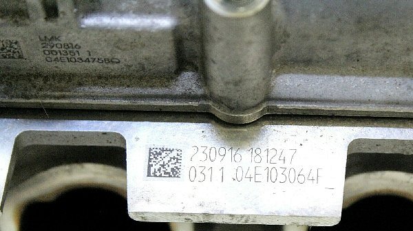 04E 103 064F  Hlava válců s ventily VW AUDI SEAT ŠKODA 1.4 TSI  Hlava motoru, víko hlavy válců 