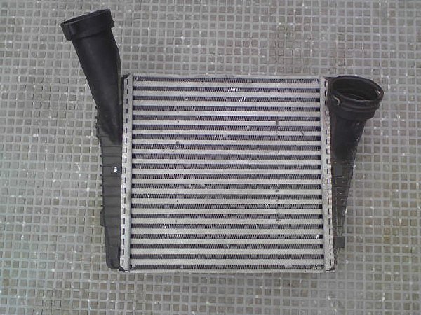 Intercooler , Chladič stlačeného vzduchu Original Audi Q7 4L