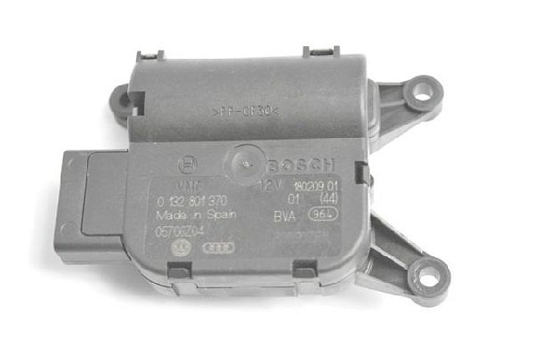 3C0 907 511 VW PASSAT 3C/ CC 2006 - 2010   Servomotor nastavení klapky cirkulaci vzduchu topení + AC  VW 3C0 907 511 Bosch 0 132 801 370 