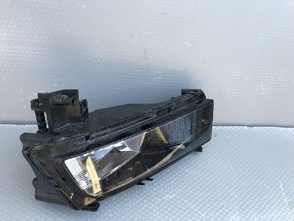  5T0 941 661A VW Touran 5T   Mlhovka mlhové světlo přední Halogen - strana LEVÁ - řidič 