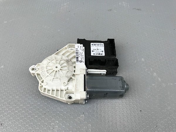 1K0 959 793R 1Q0 959 701F VW Scirocco El .motorek stahování okna + Řídíci jednotka - 