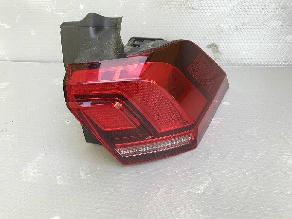 5NA 945 096 C  VW Tiguan 5N   Svítilna Vnější zadní světlo lampa LED  Pravá zadní venkovní PZ