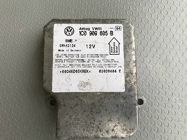 1C0 909 605B  Řídící jednotka airbagu Airbagová jednotka  VW AUDI ŠKODA