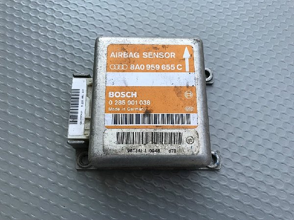  8A0 959 655C   Airbag Sensor Audi A4  Řídící jednotka airbagu