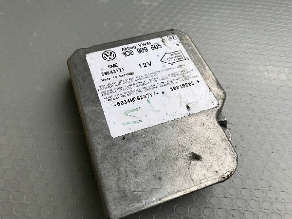 VW Audi Škoda Řídící jednotka airbagu  Airbagová jednotka
