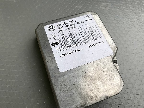  1C0 909 605 B  VW Audi Škoda Řídící jednotka airbagu  Airbagová jednotka