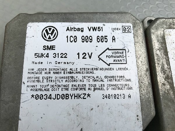  1C0 909 605 A  VW Audi Škoda Řídící jednotka airbagu  Airbagová jednotka