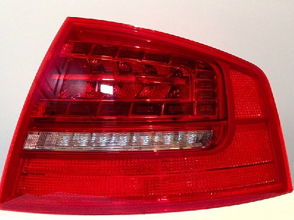  4E0 945 096H AUDI A8  4E D3 S8 Quattro    LED Svítilna Vnější zadní světlo lampa pravá zadní venkovní