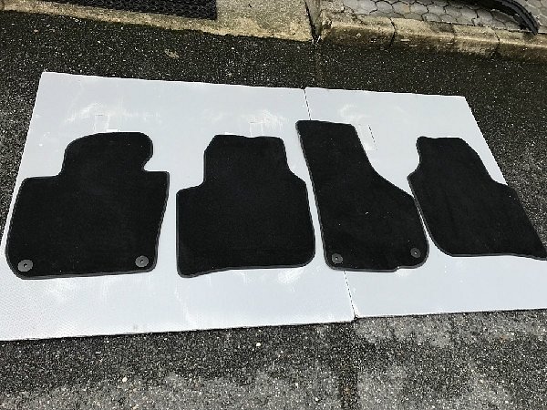 3T1 863 011 D 62U Škoda  Superb  3T1   Textilní koberce látka  kompletní sada koberců koberečky 4 dílná sada /rohožek/ -  letní sada