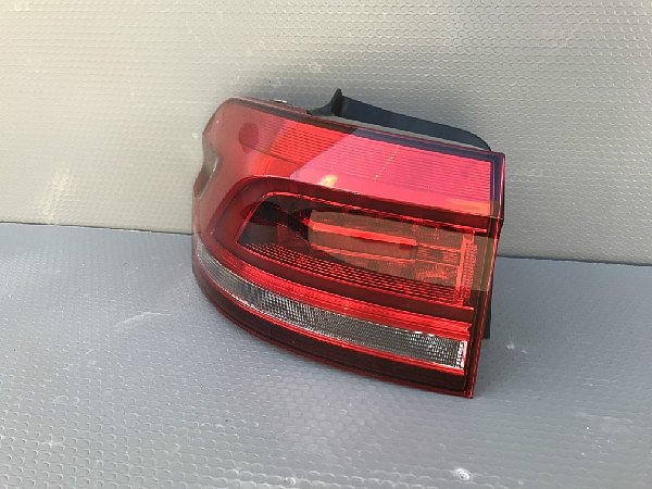  5TA 945 207A   90059883A VALEO  VW Touran 5T Zadní světlo zadní LED svítilna vnější svítilna  světlo zadní LEVÉ řídič