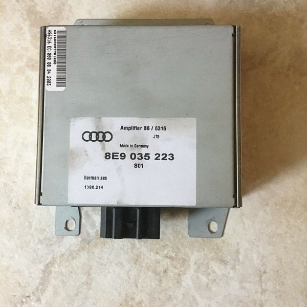 8E9 035 223   Audi A4 8E B6 B7 8E9035223  Zesilovač 