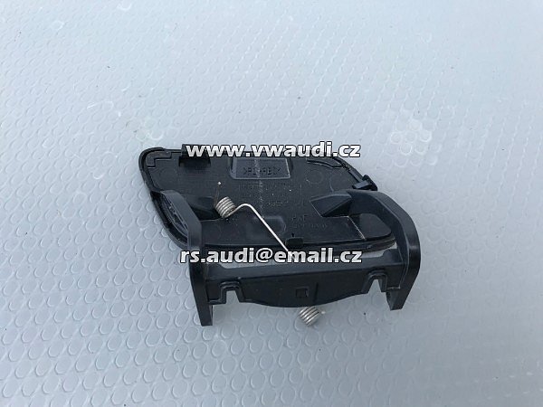 8R0 955 275 E Audi Q5 8R 8R0-955-275-E-   krytka ostikovaře předního světlometu -levá stana řidič 
