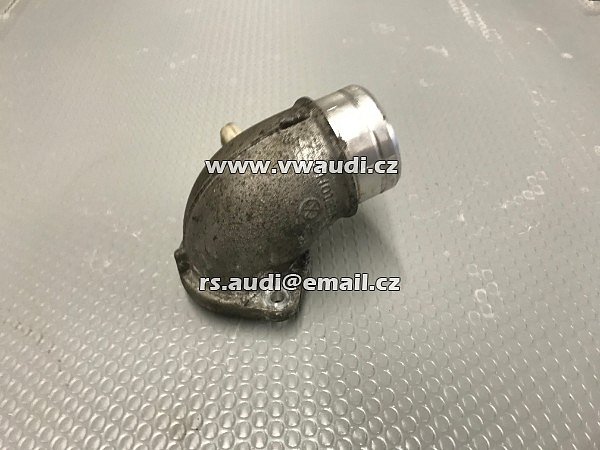 7H0 129 654A Příruba koleno sání k turbu turbodmychadlo VW T5 2,5 TDI 7HO129654A