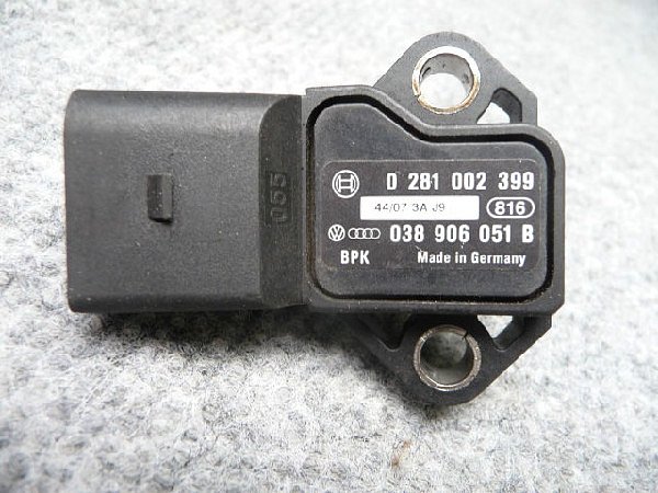  038 906 051B  0281002399Senzor tlaku chladiče turba 