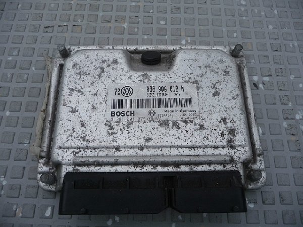 Řídící jednotka motoru  038 906 012M