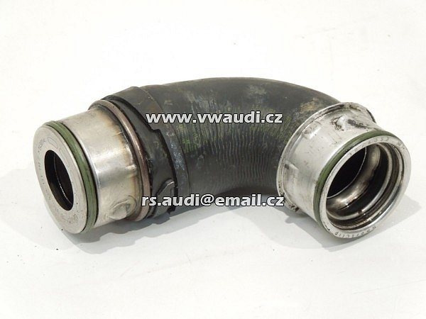 038 131 111B VW AUDI ŠKODA Hadice plnícího vzduchu tlaková trubka vedení stlačeného / nasávaného vzduchu turbo intercooler chladič turba -