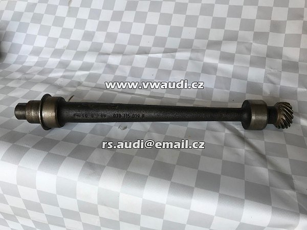 028 115 019B Hnací hřídel k Vakuovému  čerpadlu středový hřídel VW Golf 3 1.9 TDI 1Z.