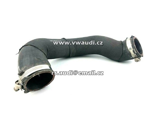  8K0 145 733 P Potrubí vedení stlačeného vzduchu Audi A4 A5 Audi Intercooler 8K0145733