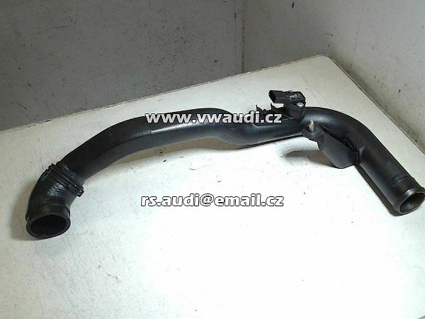8D0 145 840S AUDI A4 A6 VW Passat SKODA Superb B5 1.9TDI potrubí plnicího vzduchu 8DO145840S