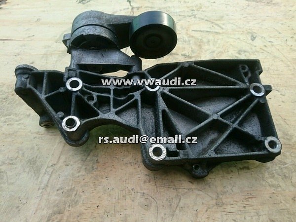 03G 903 143F Držák alternátoru VW Passat b6 3c 2.0 TDI BKP  O3G 903 143F