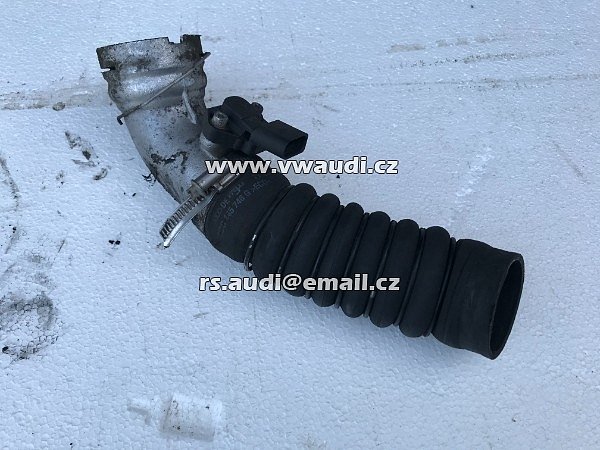 4D0 145 746 G  4DO 145 746 G chladič plnicího vzduchu Audi A8 (A8) 1999