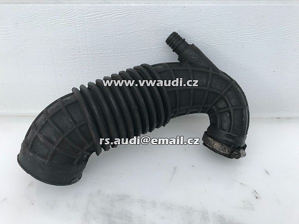 8E0129615Q Audi / Seat A4 8E / B7 2,0 l TDI čtyřválcová sací hadice BRD / BVA