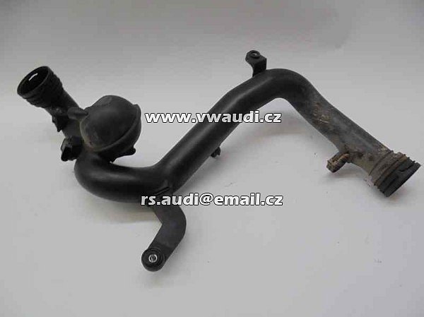1K0 145 770 AA 2005 VW Jetta 1.9 Tdi Bkc Bxe mezichladičová hadice 